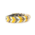 Load image into Gallery viewer, Leder Hundehalsband Golden Mist in Grau und warmen Gelbtönen – handgemacht von LucyLu Design®