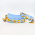 Bild in Galerie-Betrachter laden, Blossom Ice – BioThane® Set in Blau-Gelb mit Blütenschnur & Paracord, handgefertigt