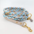 Bild in Galerie-Betrachter laden, Calma Blue Water Hundeleine aus Paracord mit BioThane®-Kurzführer, handgemacht
