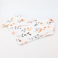 Bild in Galerie-Betrachter laden, Musselin-Bandana Soft Meadow mit zartem Blumenprint in sanften Frühlingsfarben von LucyLu Design®