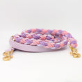 Bild in Galerie-Betrachter laden, Calma Blush Hundeleine aus geflochtenem Paracord in Lila und Rosa, handgemacht