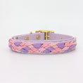 Bild in Galerie-Betrachter laden, Calma Blush Hundehalsband mit geflochtenem Detail aus Paracord in Lila und Rosa