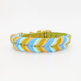 Bild in Galerie-Betrachter laden, Leder Hundehalsband Breeze aus Leder in frischer Frühlingsfarbwelt – handgemacht von LucyLu Design®