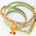 Bild in Galerie-Betrachter laden, Paracord Hundeleine, geflochtene Hundeleine, Hundeleine mit Kurzführer, verstellbare Hundeleine, handgemachte Hundeleine, Calma Kollektion