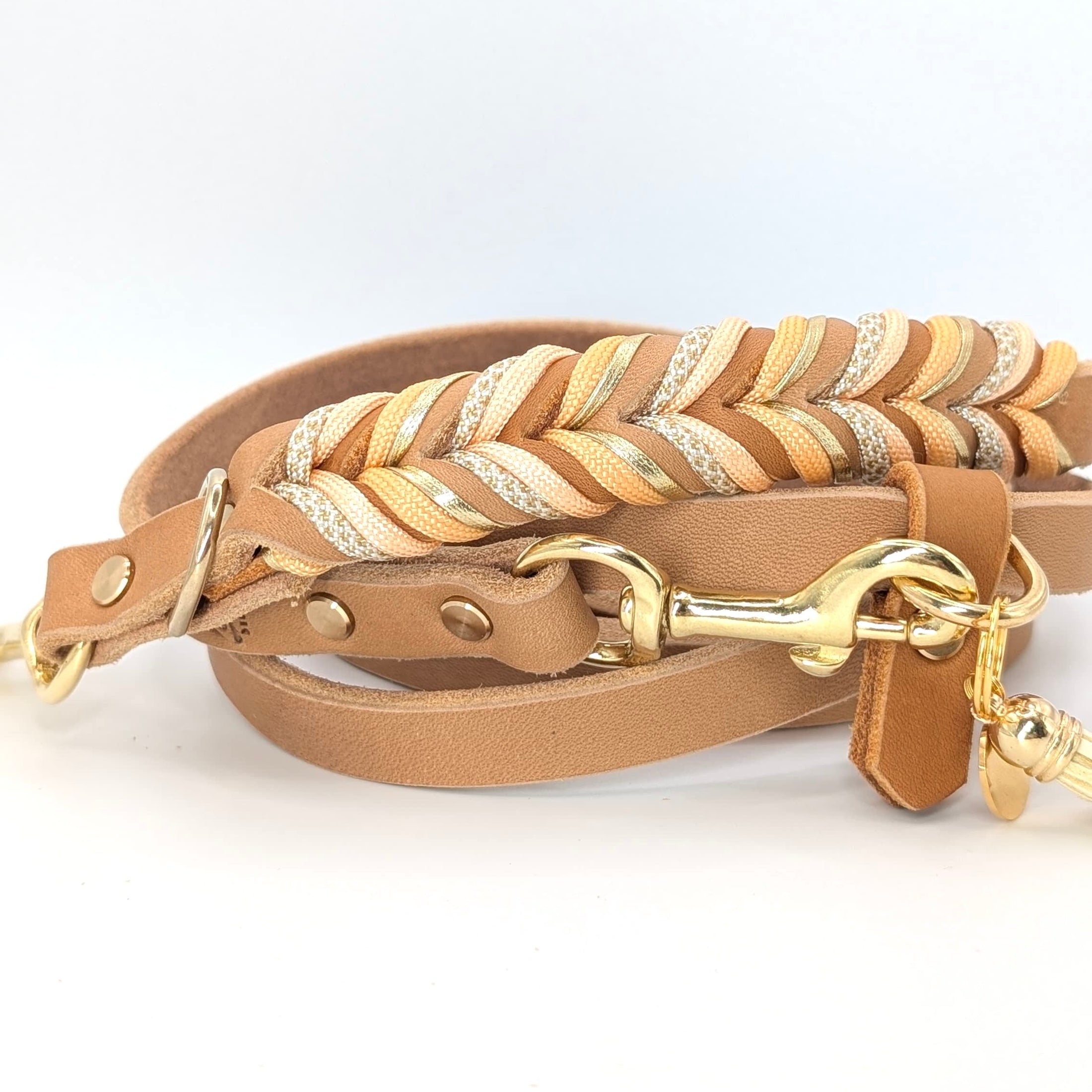 Leder Hundeleine Peanut aus Leder in natürlicher Farbwelt – handgemacht von LucyLu Design®