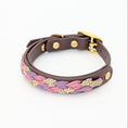 Load image into Gallery viewer, Calma Velvet Hundehalsband aus geflochtenem Paracord in harmonischen Lilatönen – handgemachtes Halsband für Herbst und Winter.
