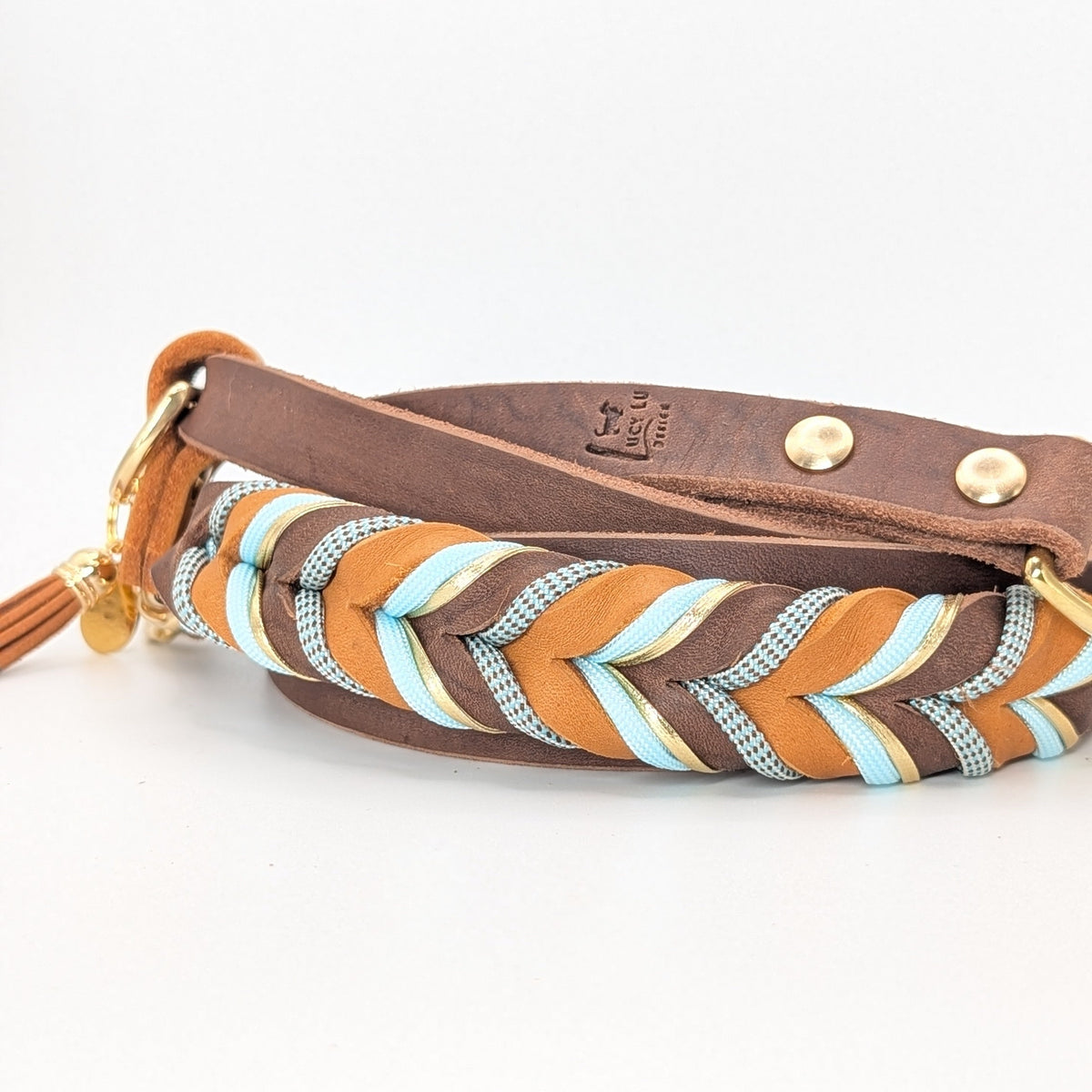 Leder Hundeleine Cody in warmen Braun- und Cognactönen mit hellblauen Details – handgemacht von LucyLu Design®
