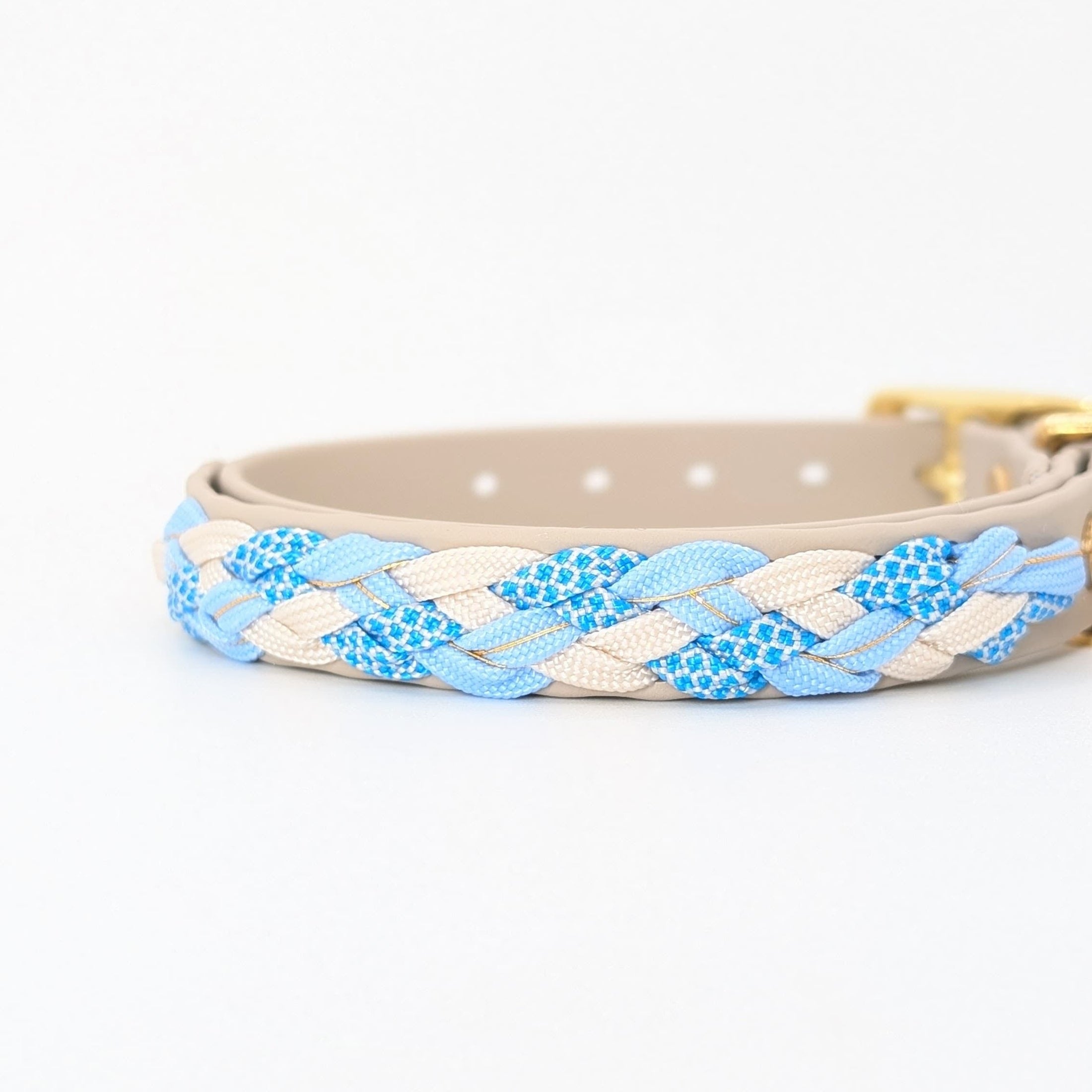 Calma Milow Hundehalsband aus geflochtenem Paracord in Blautönen, Creme und Taupe, handgemacht und passend zur Calma Leine Milow