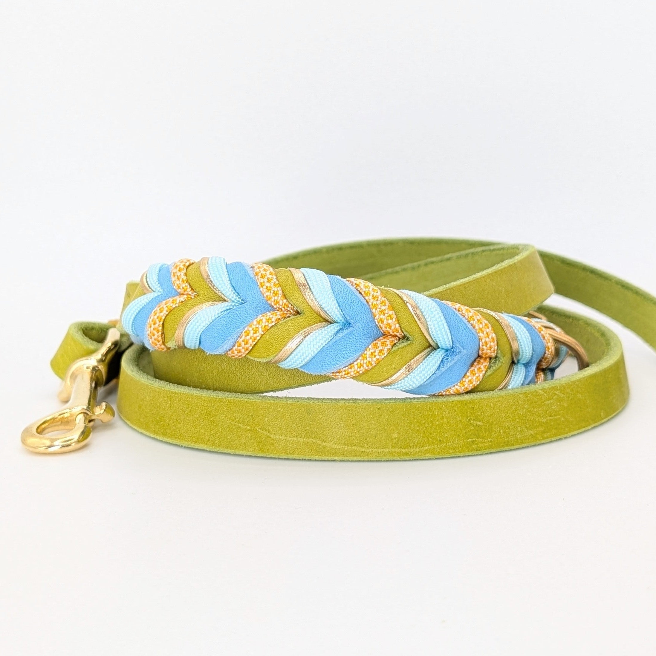 Leder Hundeleine Breeze aus Leder im frischen Frühlingsdesign – handgemacht von LucyLu Design®