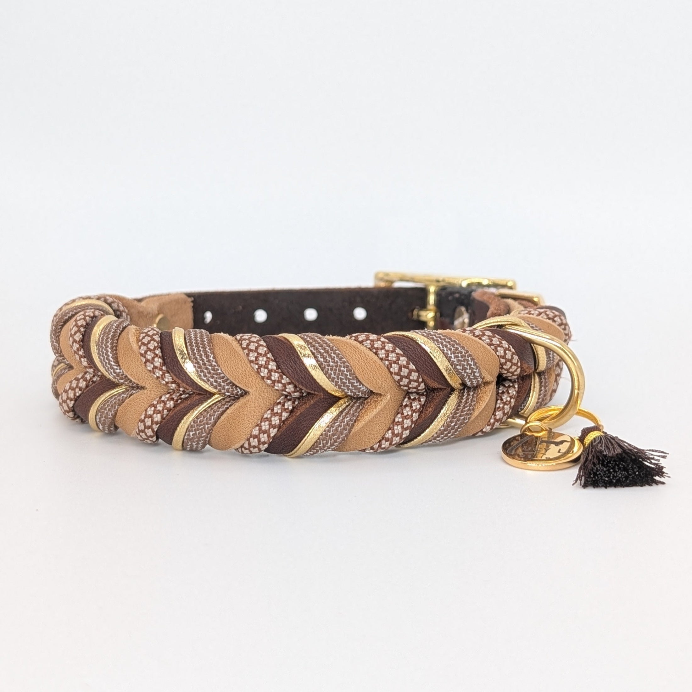 Lederhalsband Nougat aus Leder & Paracord – handgemacht von LucyLu Design®