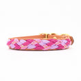 Bild in Galerie-Betrachter laden, Calma Sundown Hundehalsband aus geflochtenem Paracord in Pink, Flieder und warmem Goldton
