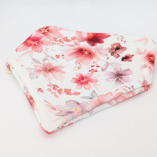 Musselin-Bandana Blossom Rose mit großen Blüten in Rosé und Apricot auf hellem Hintergrund von LucyLu Design®