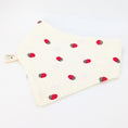 Bild in Galerie-Betrachter laden, Musselin-Bandana Strawberry Dots mit kleinen Erdbeeren und feinen Punkten auf hellem Hintergrund von LucyLu Design®
