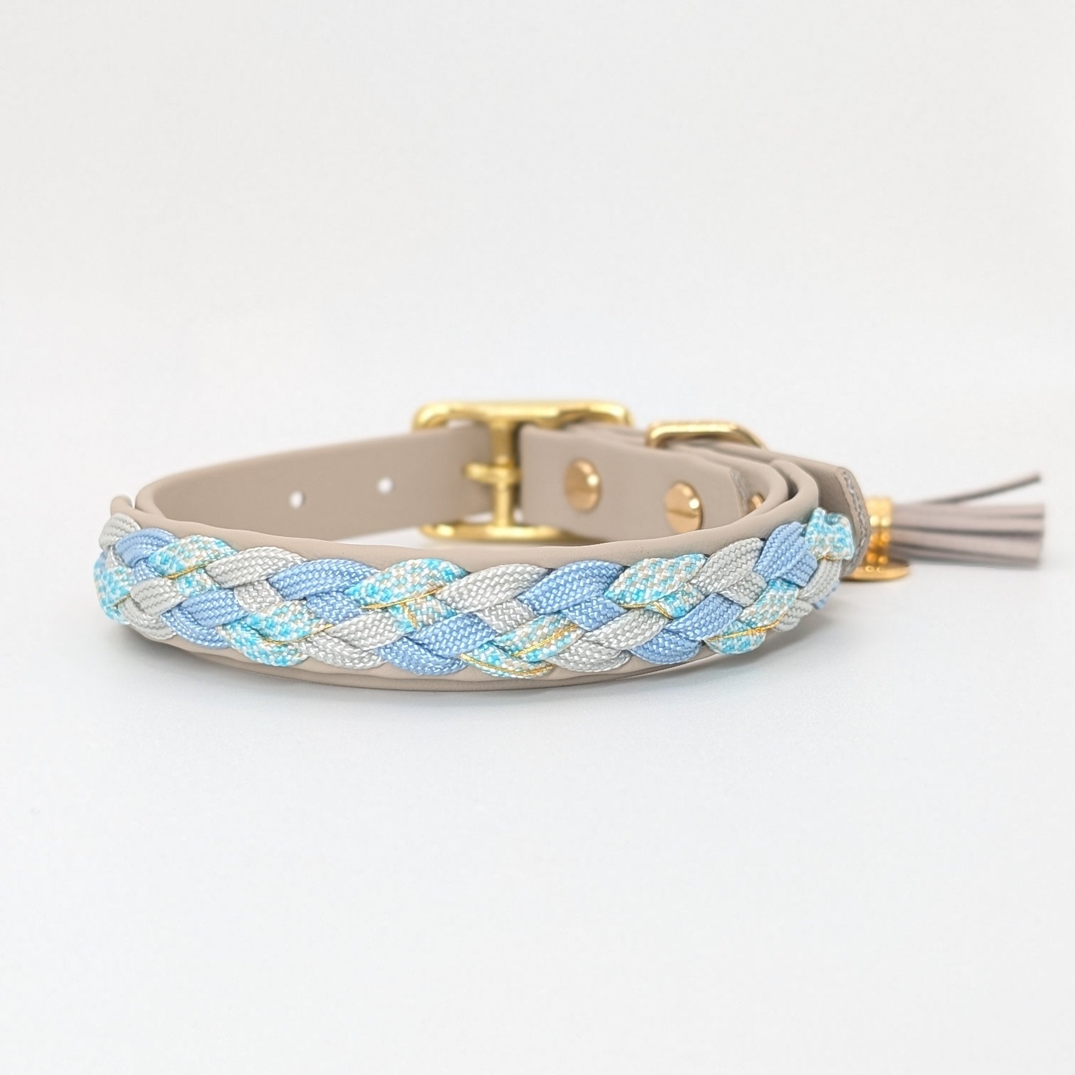 Calma Blue Water Hundehalsband mit geflochtenem Detail aus Paracord, blau, handgemacht, Calma Kollektion