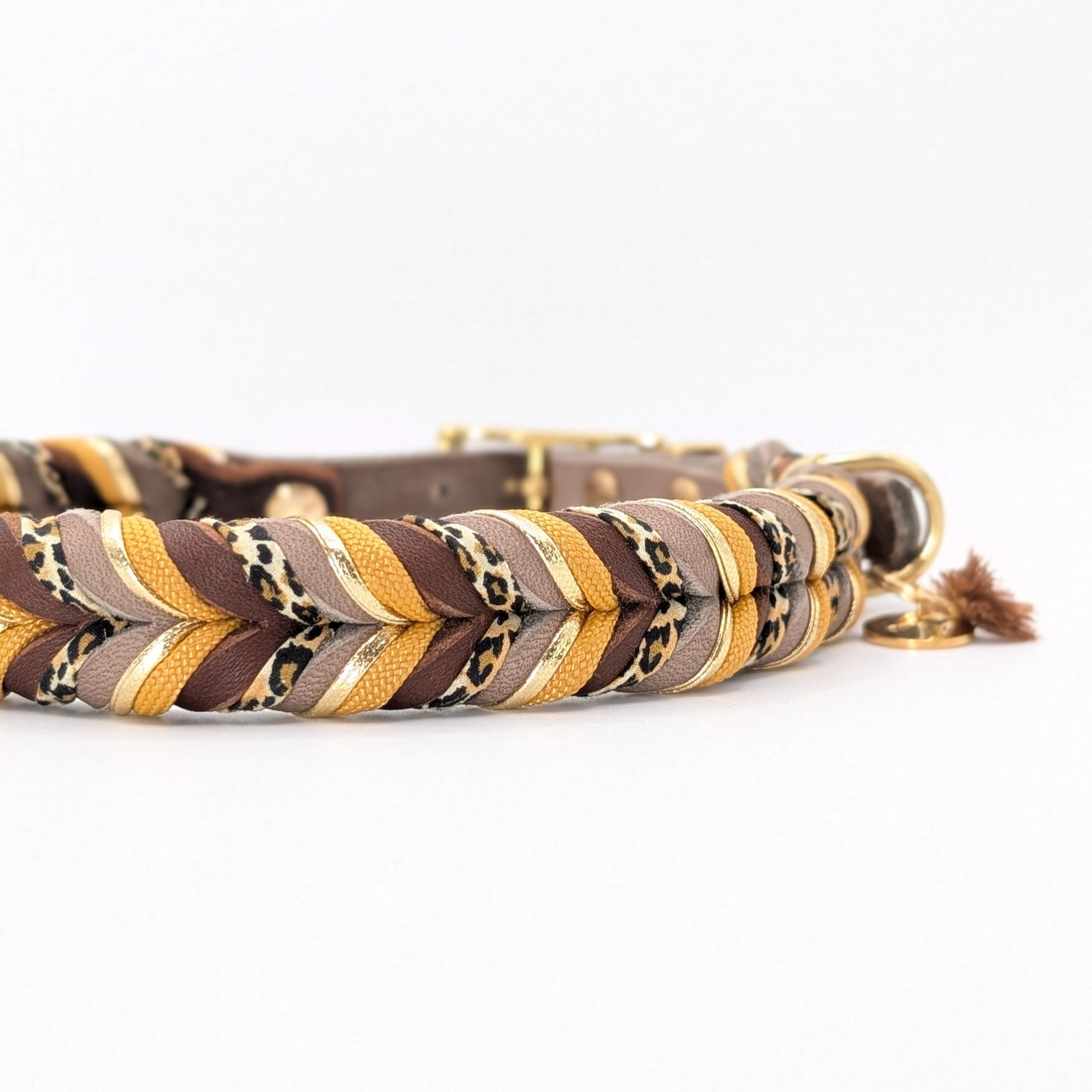 Detail Halsband Leo aus Fettleder