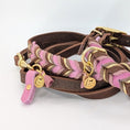Bild in Galerie-Betrachter laden, Lederleine Rosewood aus Leder & Paracord – handgemacht von LucyLu Design®

