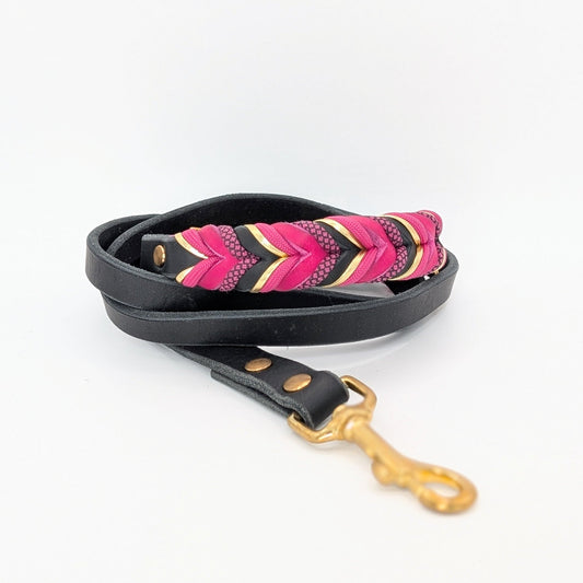 Lederleine Ruby aus Leder mit femininer Note – verstellbar und handgemacht