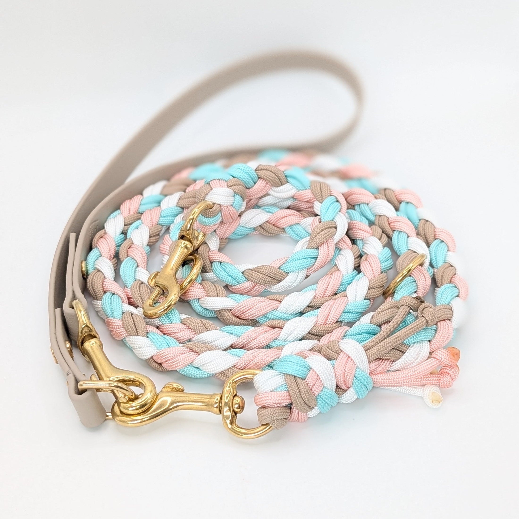 Calma Silk Hundeleine aus Paracord mit BioThane®-Kurzführer, handgemacht