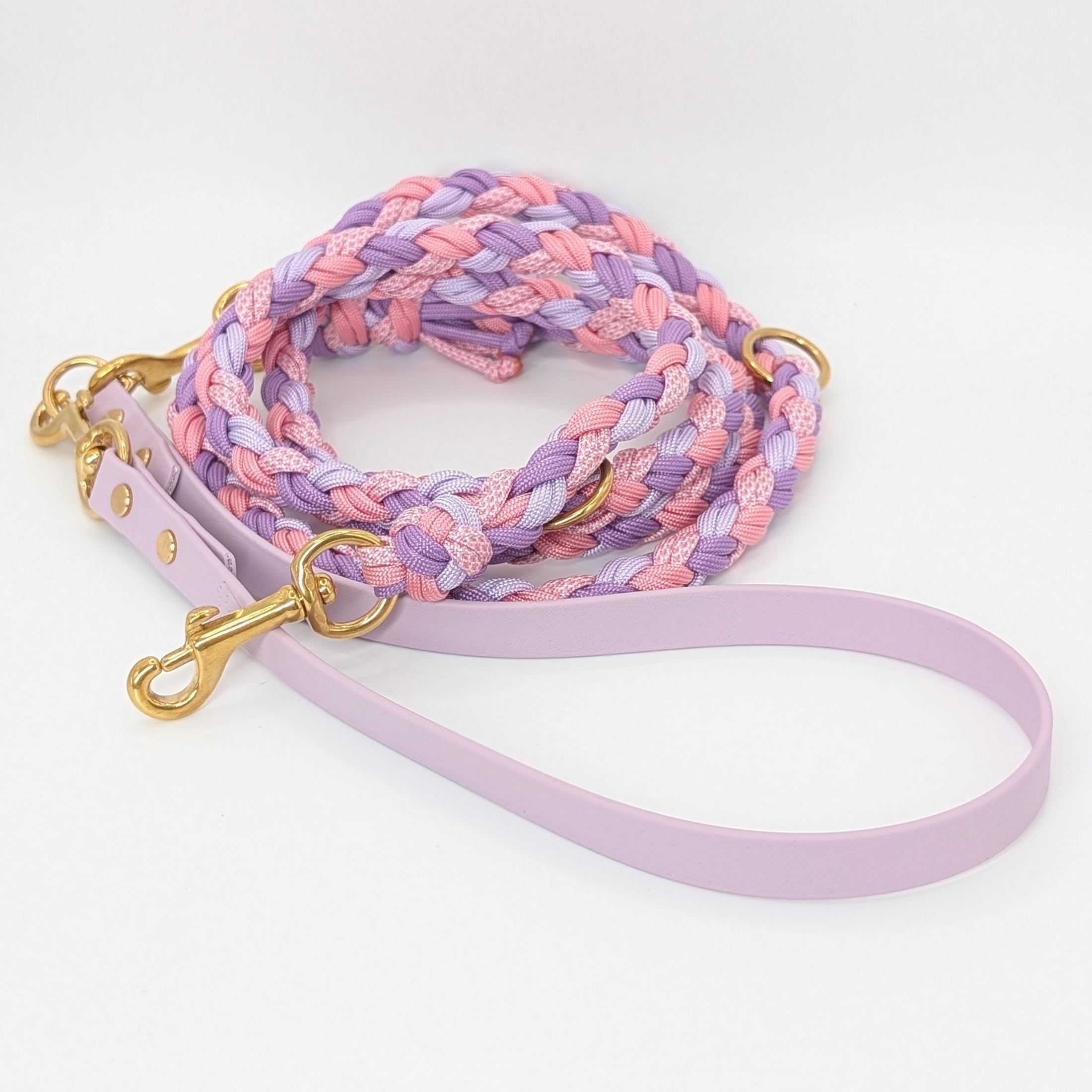 Calma Blush Hundeleine aus geflochtenem Paracord in Lila und Rosa, handgemacht
