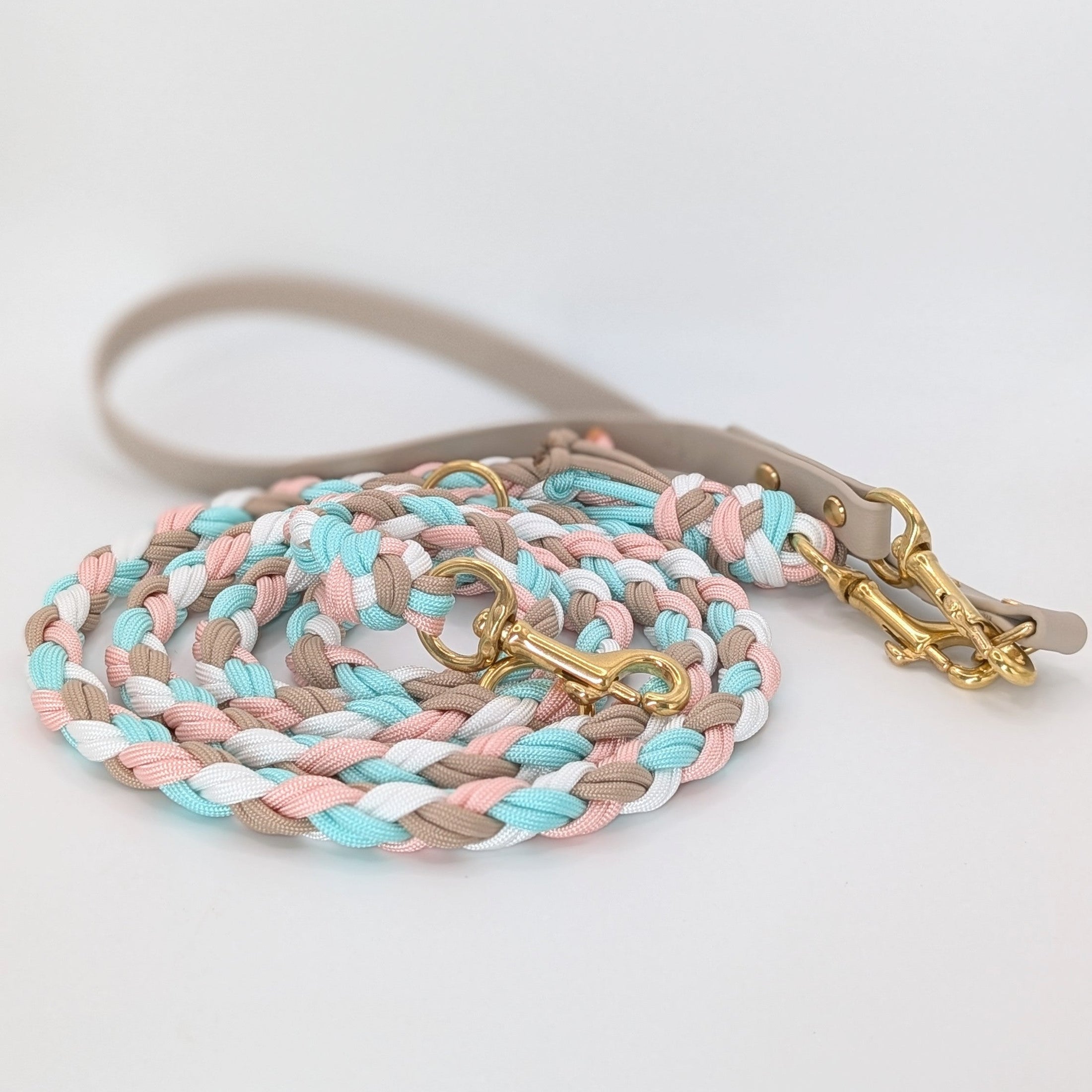 Calma Silk Hundeleine aus Paracord mit BioThane®-Kurzführer, handgemacht