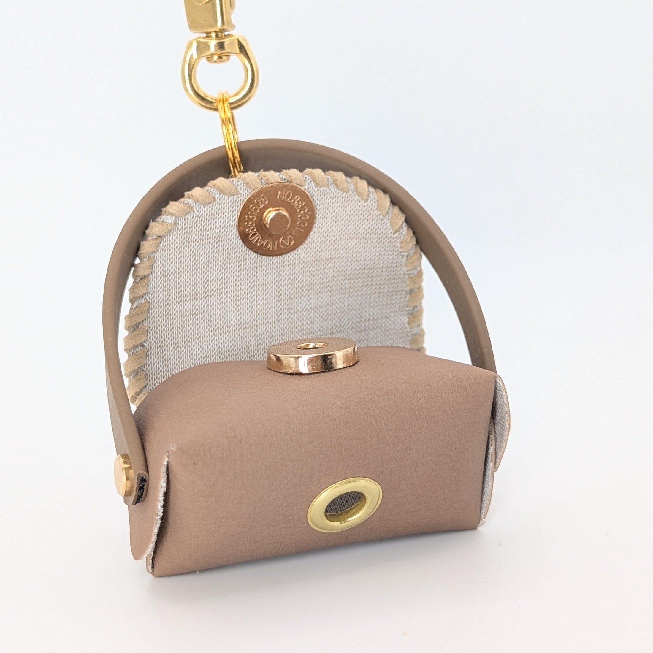 Poki Kotbeutelspender Nougat mit beigen Eco-Leder Akzenten