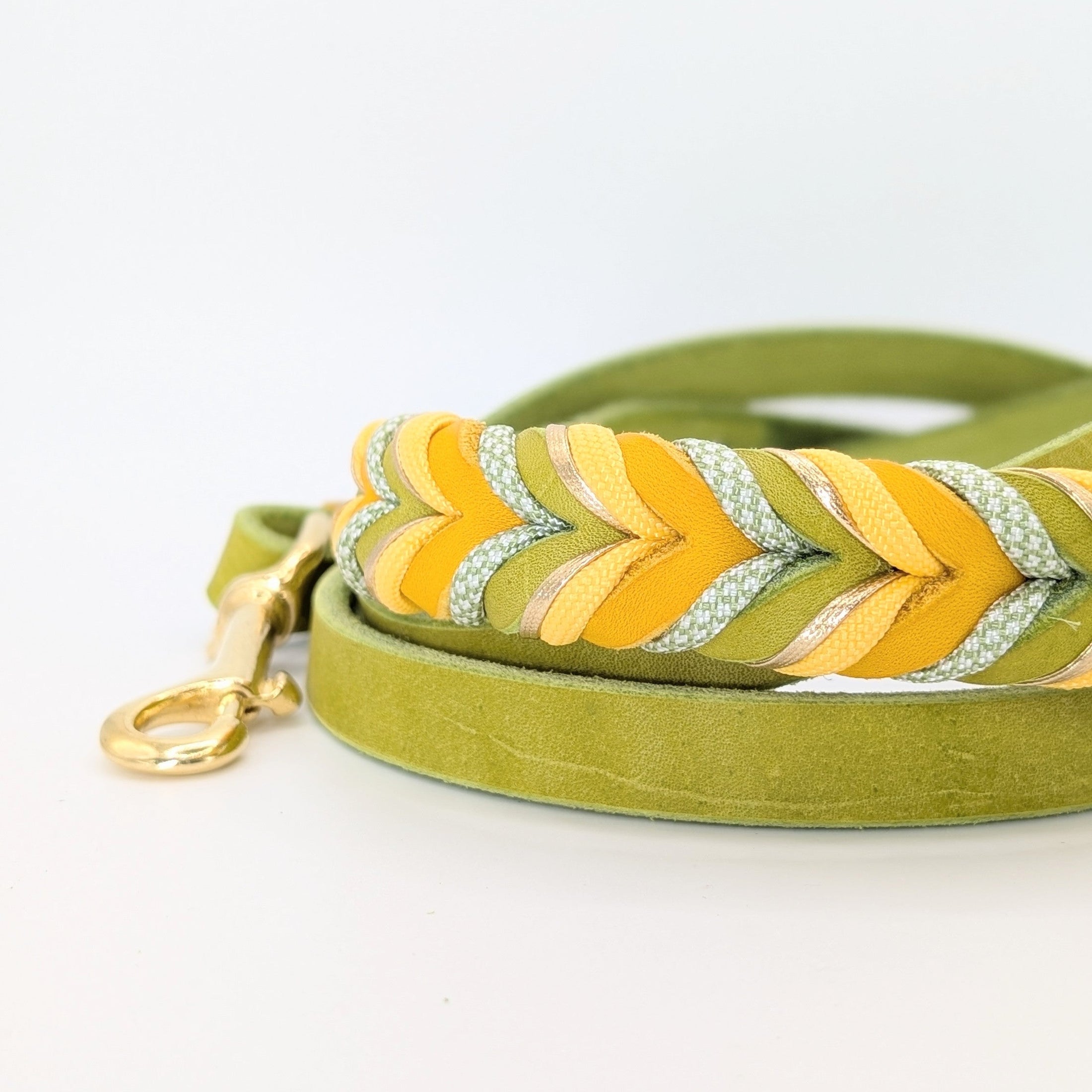 Leder Hundeleine Bright aus Leder im frühlingshaften Design – handgemacht von LucyLu Design®