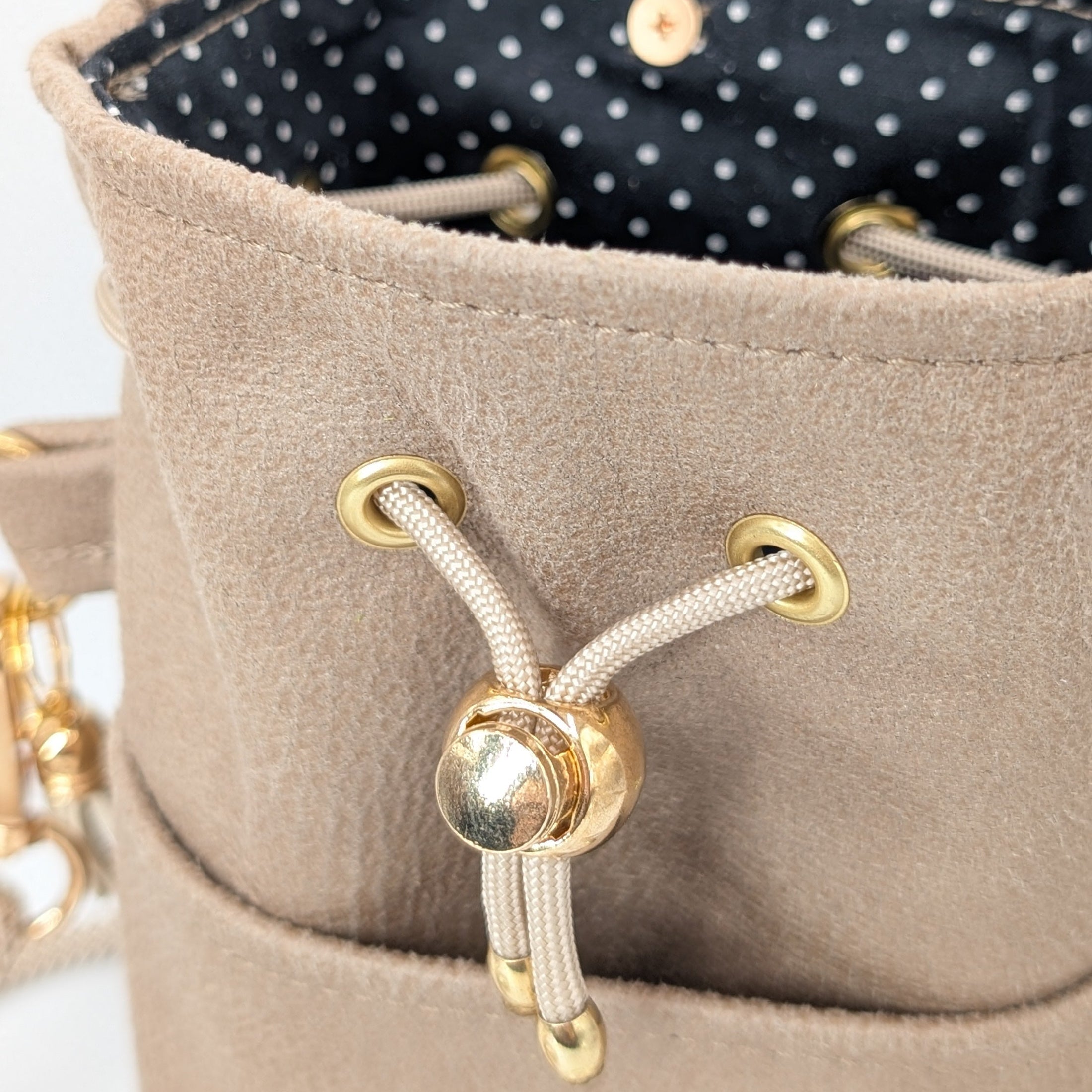 Snack Bag Belle Innenstoff schwarz mit weißen Punkten wasserabweisend