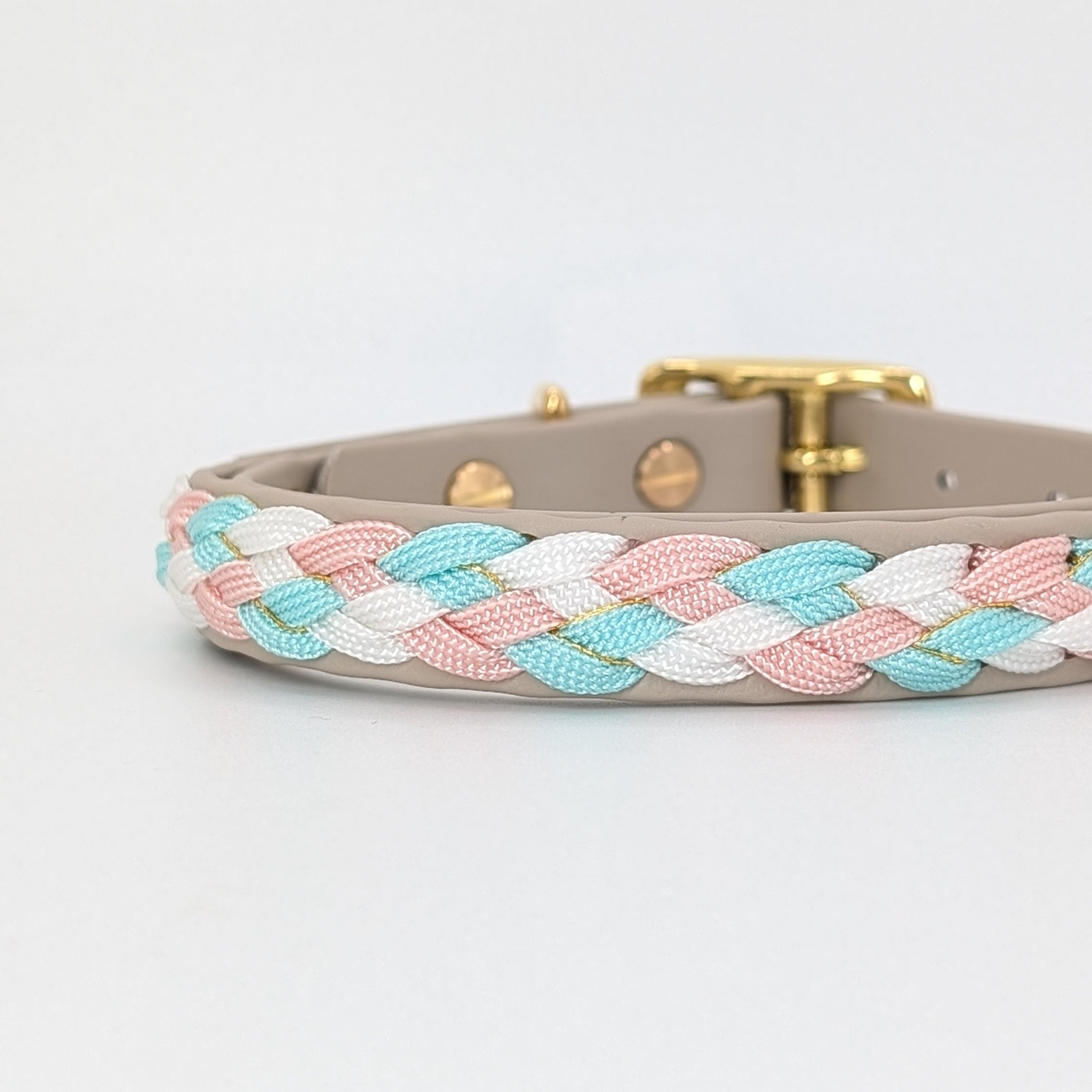 Calma Silk Hundehalsband mit geflochtenem Detail aus Paracord, handgemacht