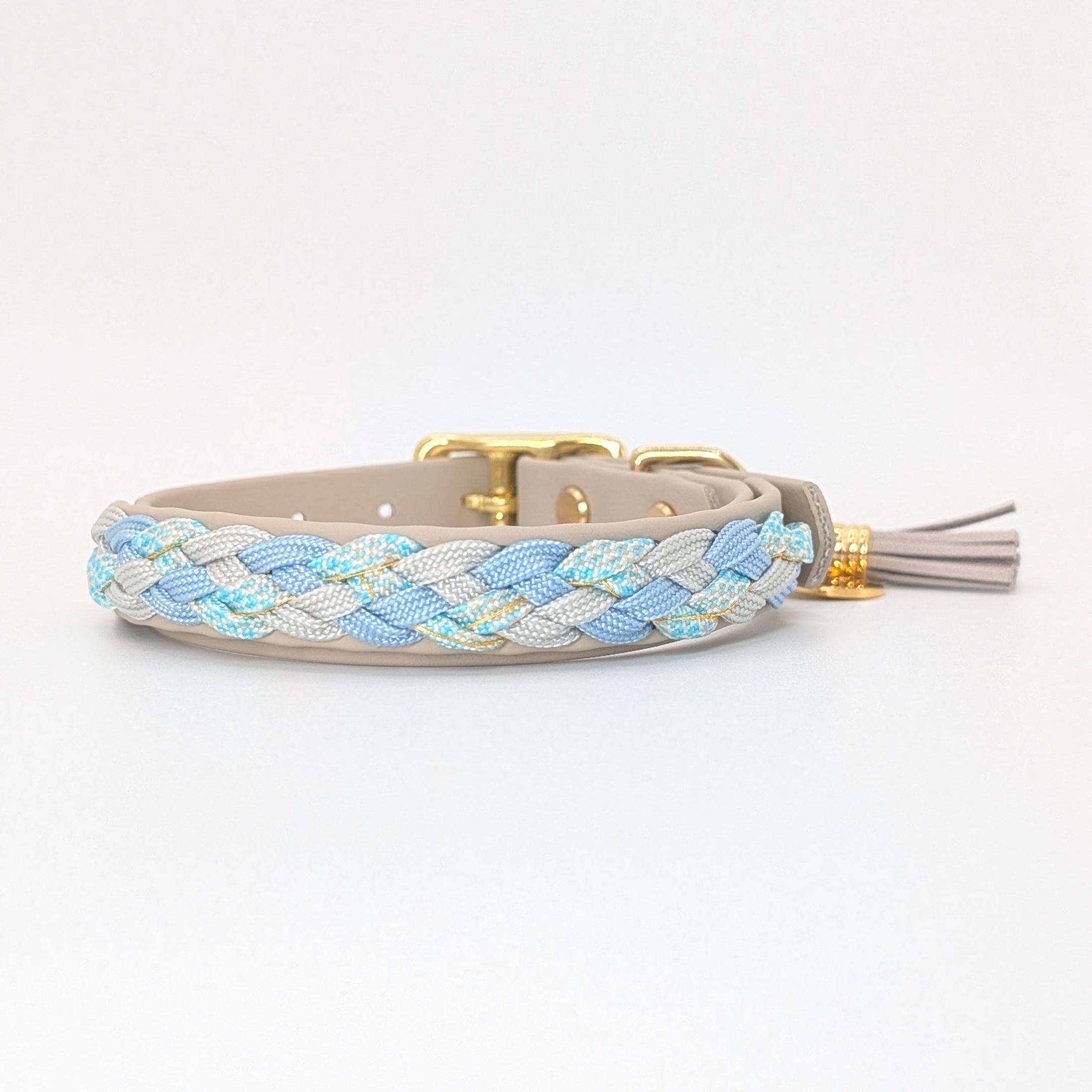 Geflochtenes Hundehalsband Calma Blue Water in klarem Blau mit BioThane-Element