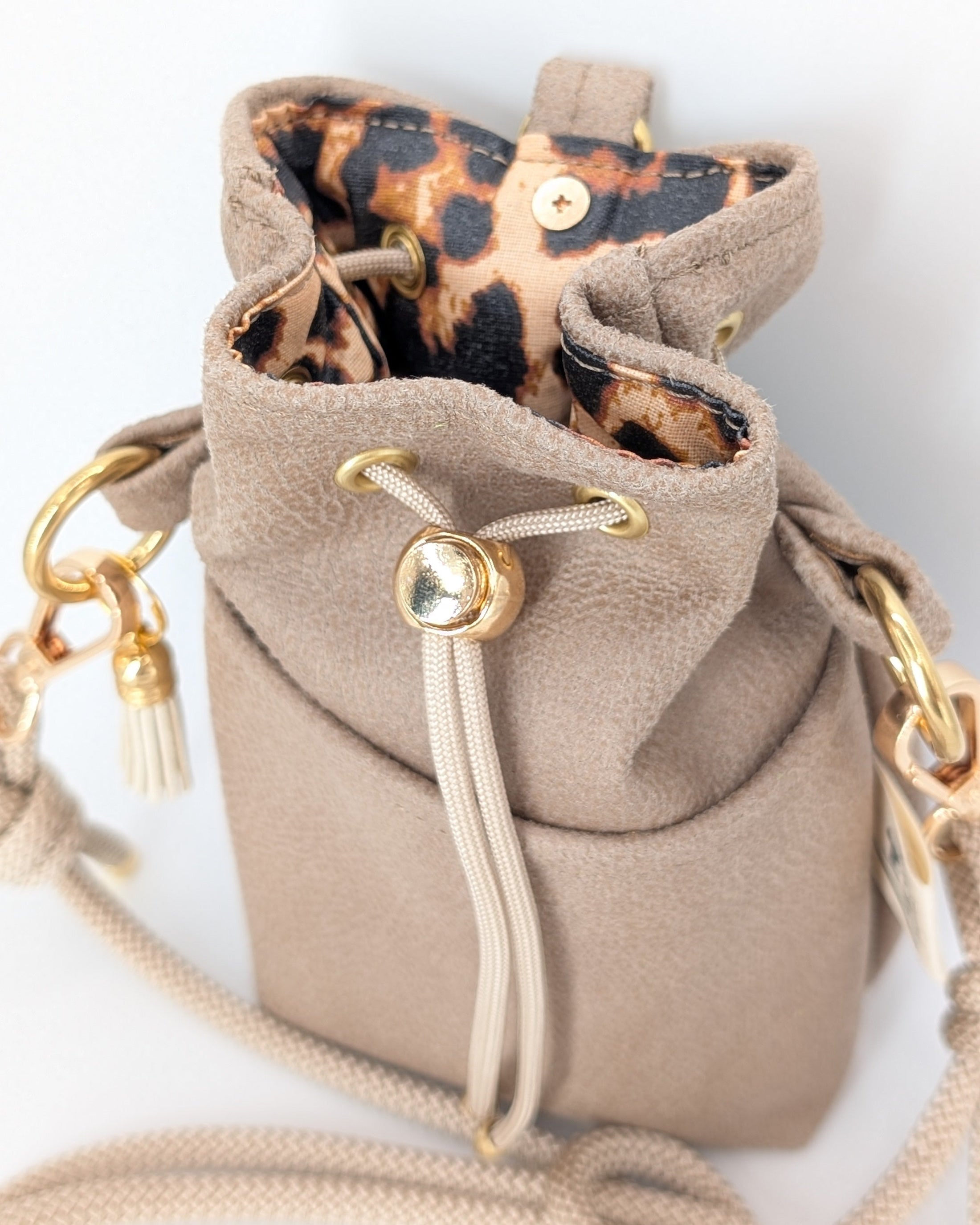 Snack Bag Leo Innenansicht mit Leo-Futter