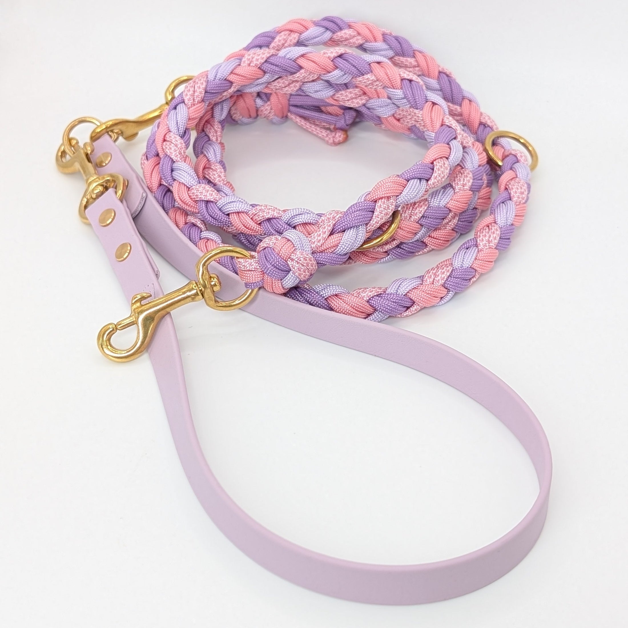 Calma Blush Hundeleine aus geflochtenem Paracord in Lila und Rosa, handgemacht