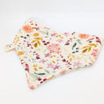 Bild in Galerie-Betrachter laden, Musselin-Bandana Wild Garden mit detailreichem Blumenprint in warmen Naturtönen von LucyLu Design®
